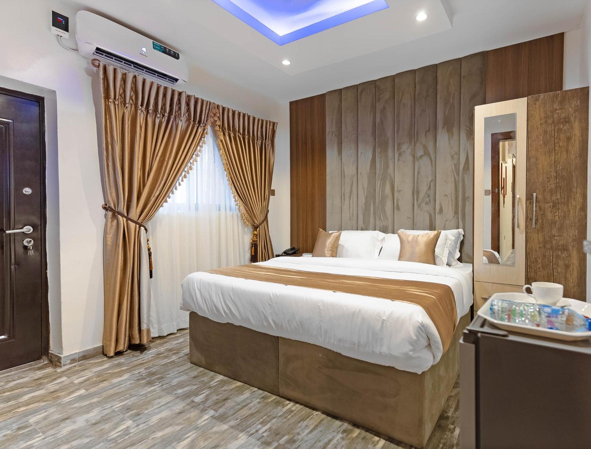 God'S Touch Apartments Remi Fani Kayode Gra. Ikeja Eksteriør bilde